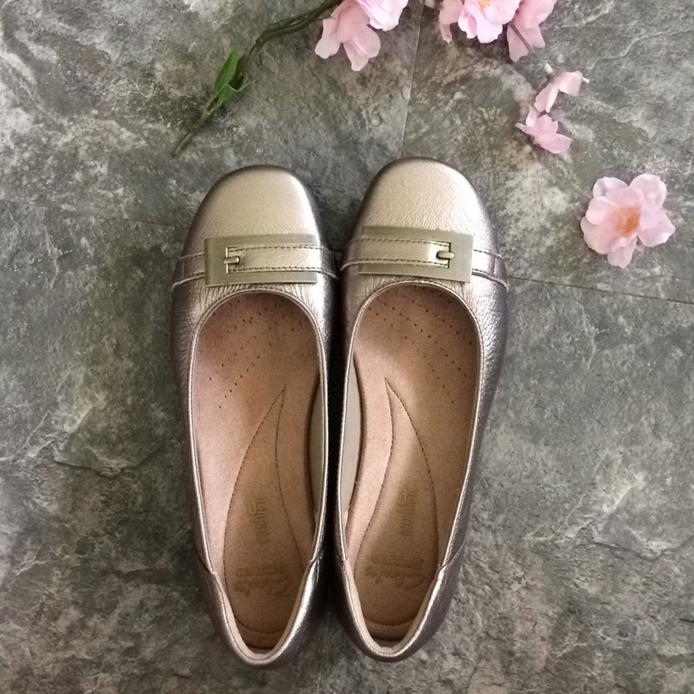 Clarks leather upper shoes-great condition